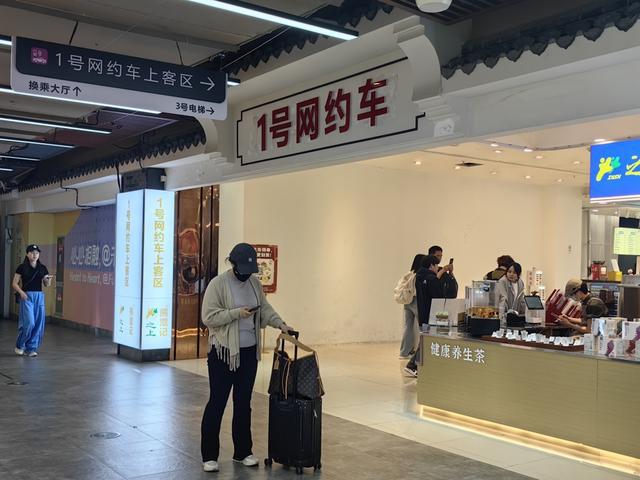 乐鱼leyu天下上最难讨论的网约车在高铁站？南京姑苏杭州用上叫号体系1分钟内上车
